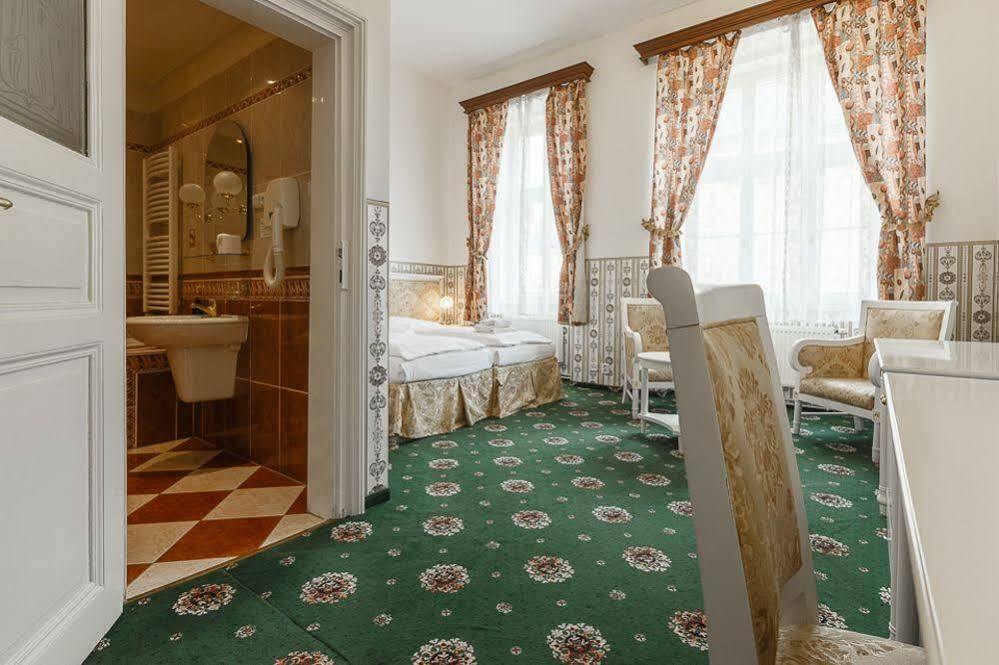 Готель Klarinn Castle